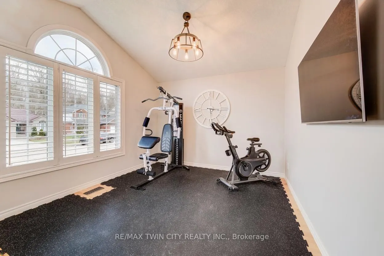 Photo 5 of 77 Laschinger Boulevard, Wilmot, New Hamburg — HOMEH