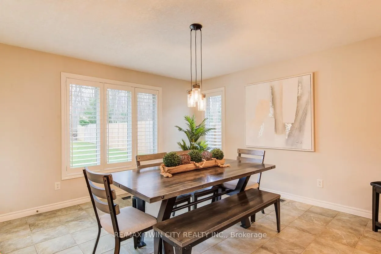 Photo 14 of 77 Laschinger Boulevard, Wilmot, New Hamburg — HOMEH