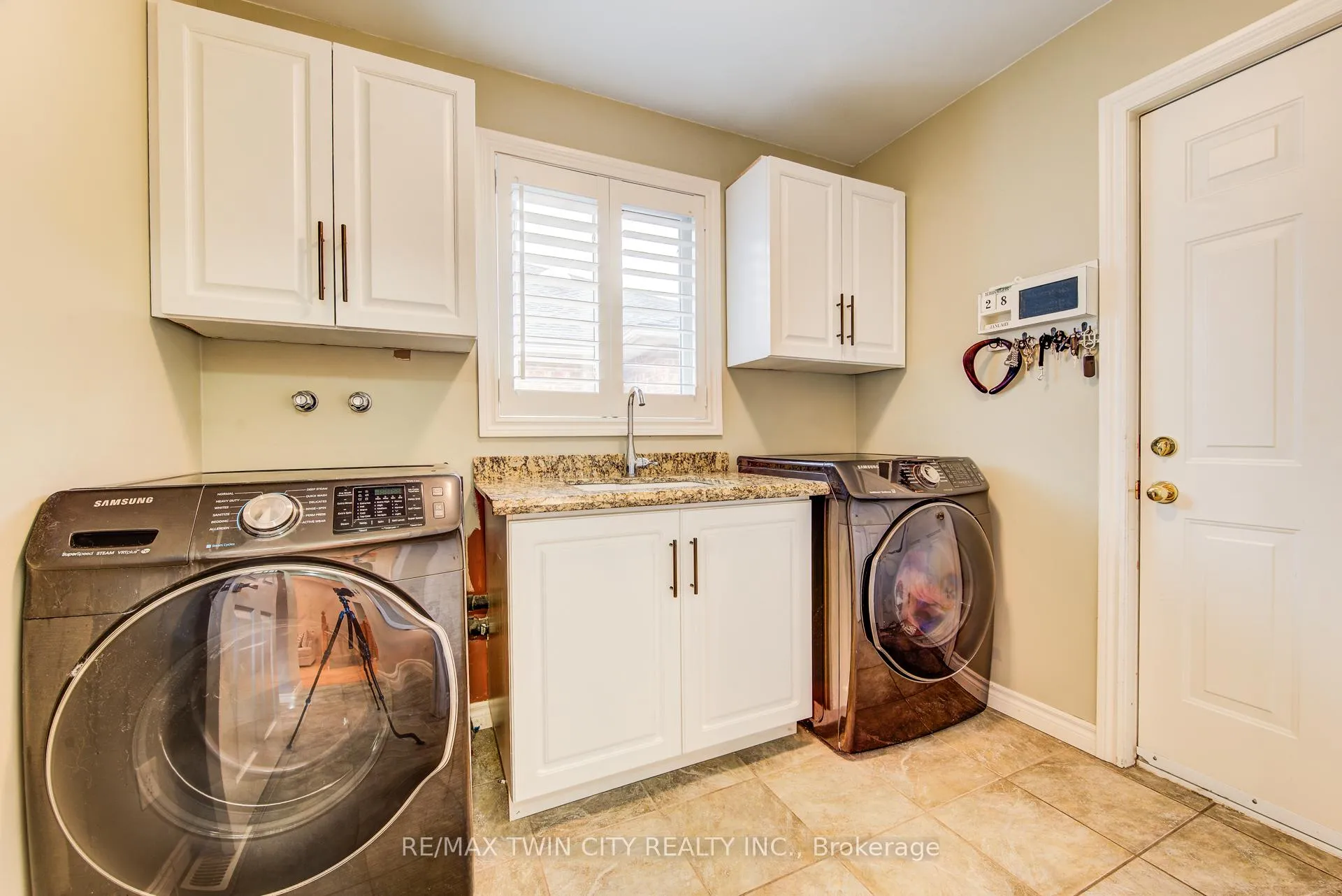 Photo 20 of 77 Laschinger Boulevard, Wilmot, New Hamburg — HOMEH