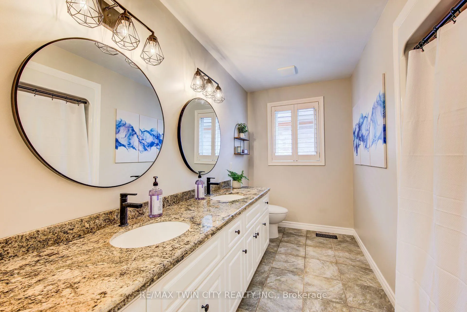 Photo 22 of 77 Laschinger Boulevard, Wilmot, New Hamburg — HOMEH