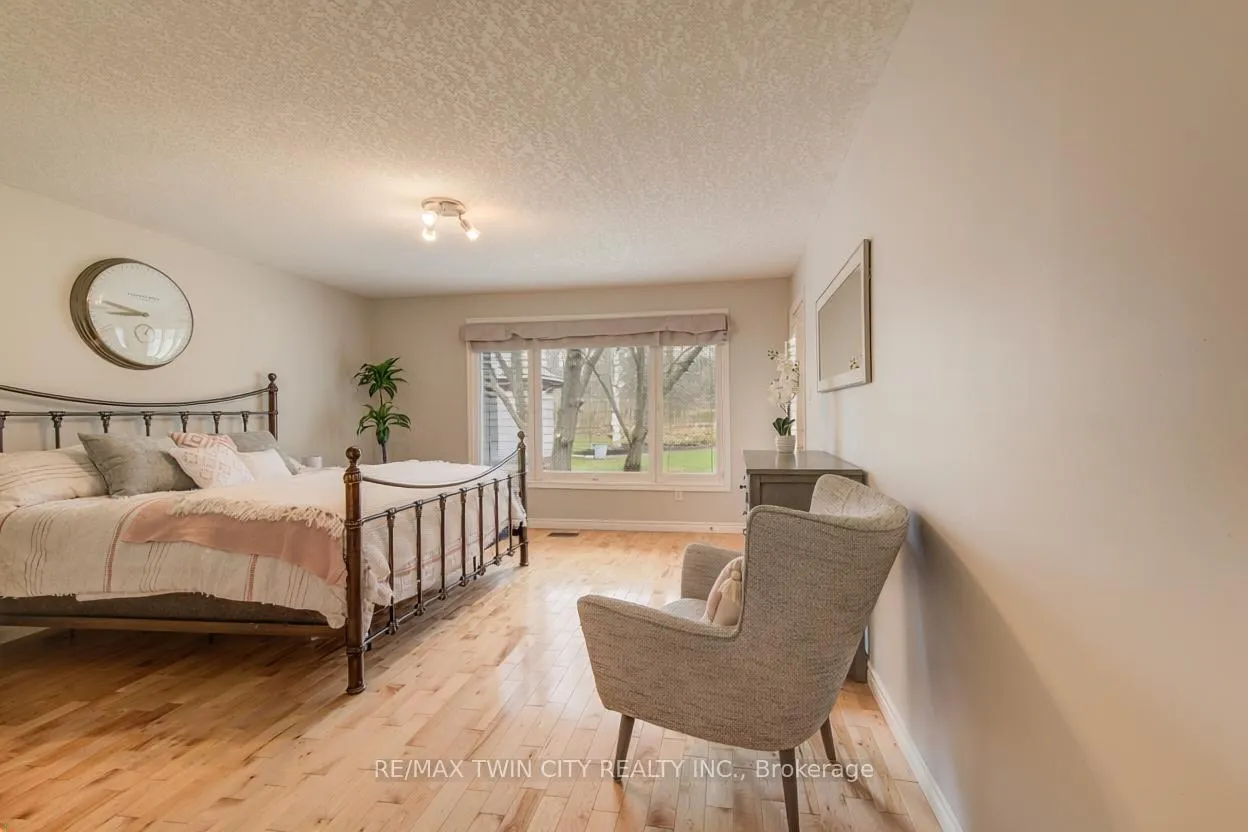 Photo 23 of 77 Laschinger Boulevard, Wilmot, New Hamburg — HOMEH