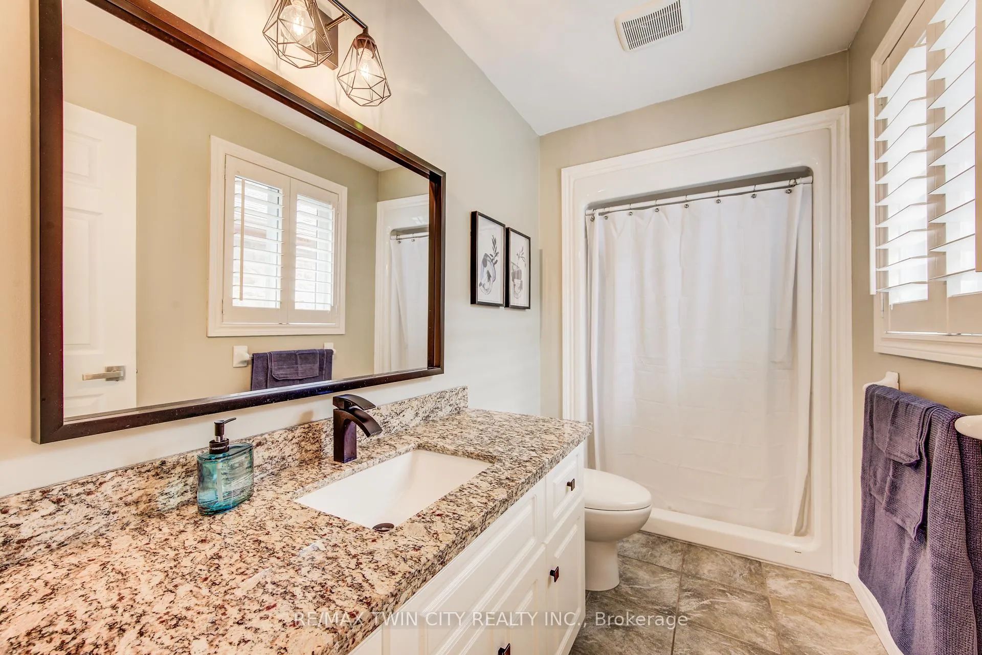 Photo 26 of 77 Laschinger Boulevard, Wilmot, New Hamburg — HOMEH