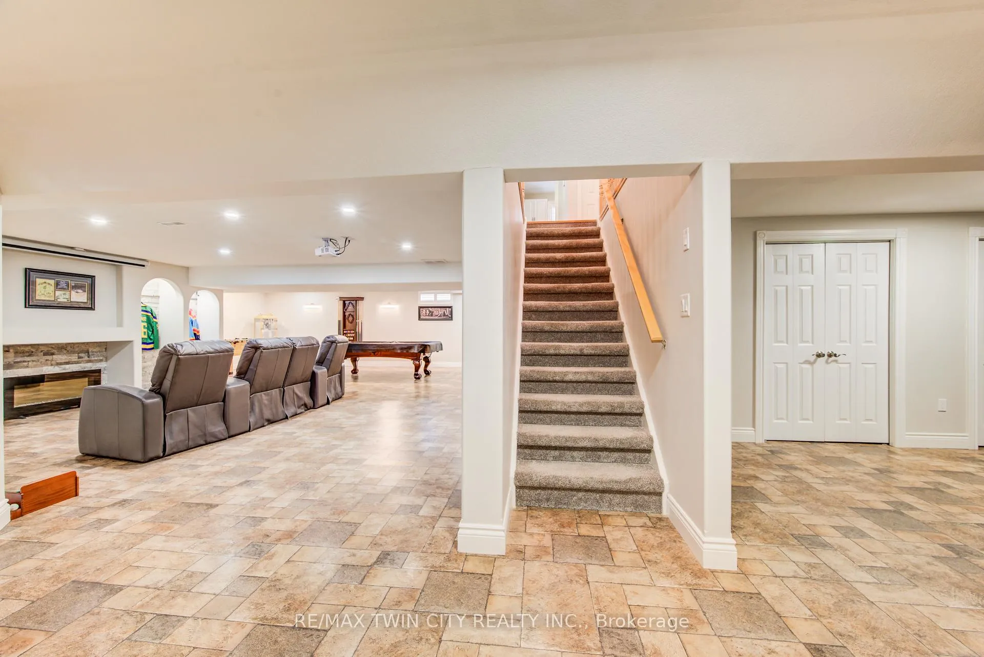 Photo 28 of 77 Laschinger Boulevard, Wilmot, New Hamburg — HOMEH