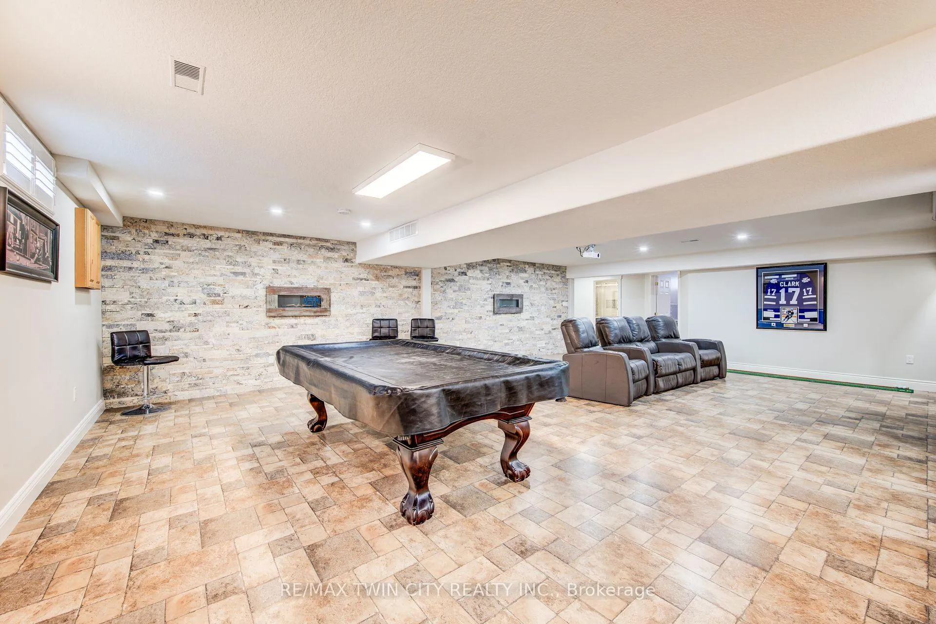 Photo 35 of 77 Laschinger Boulevard, Wilmot, New Hamburg — HOMEH