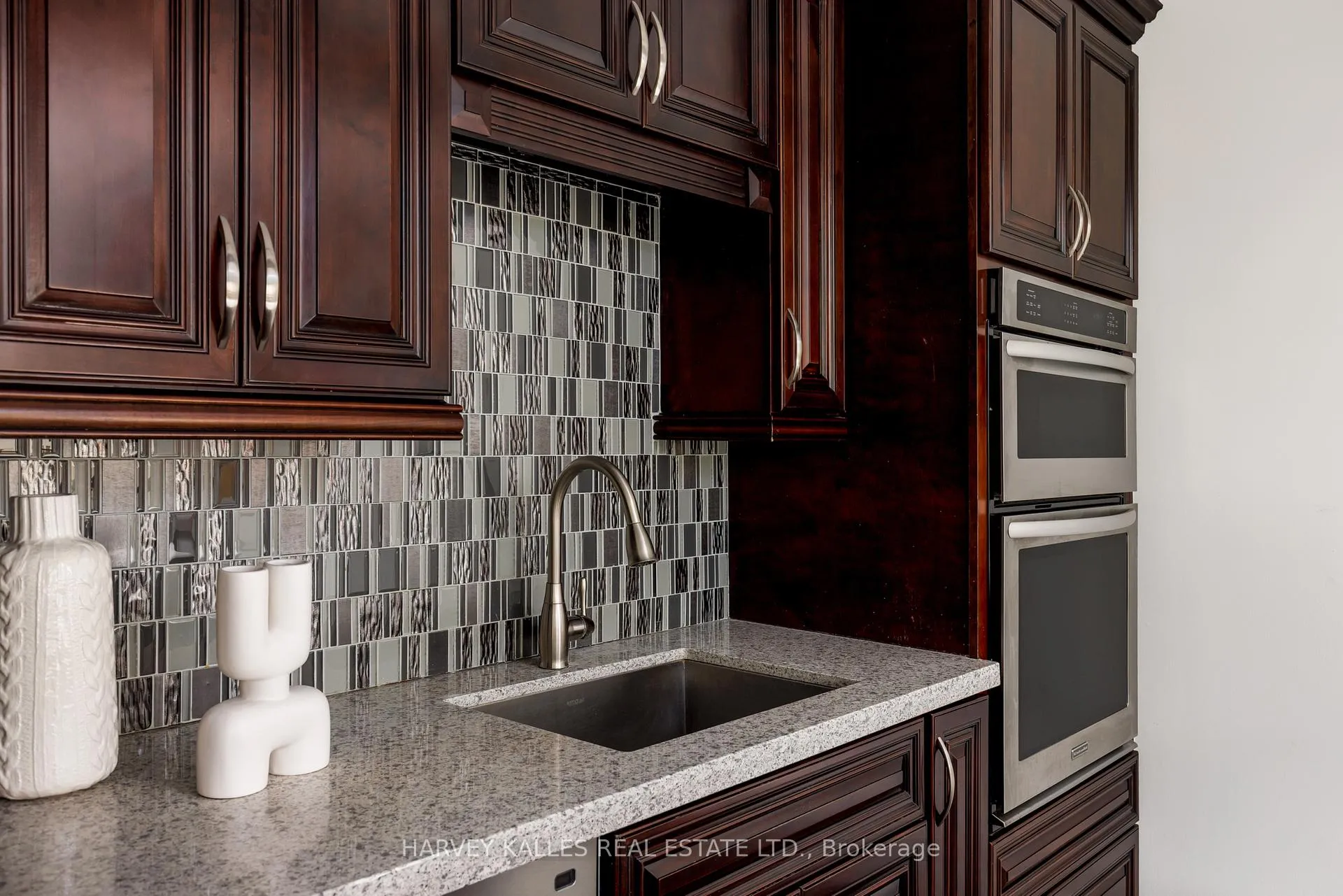 Photo 16 of Unit 307, 447 Walmer Road, Toronto, Forest Hill South — HOMEH