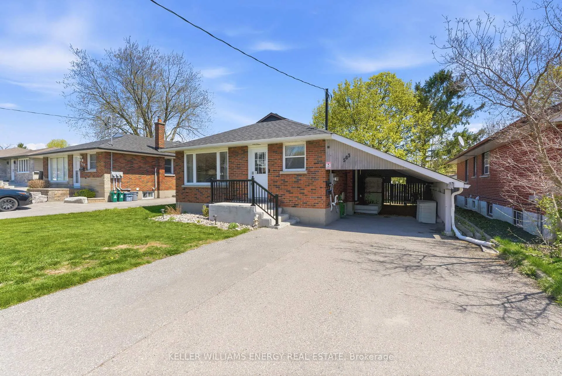 Photo 3 of 563 Coleridge Street, Oshawa, Donevan — HOMEH