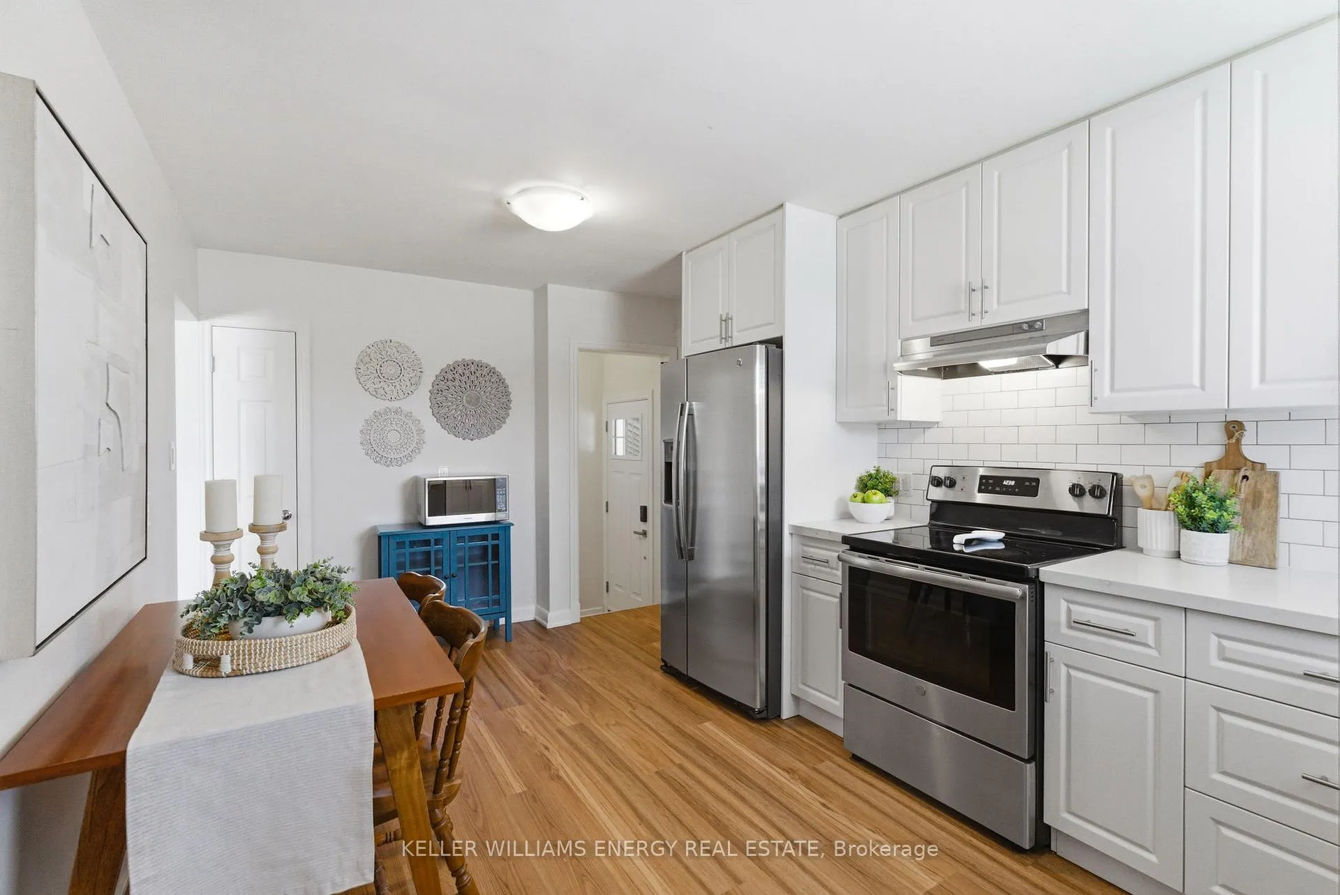 Photo 4 of 563 Coleridge Street, Oshawa, Donevan — HOMEH