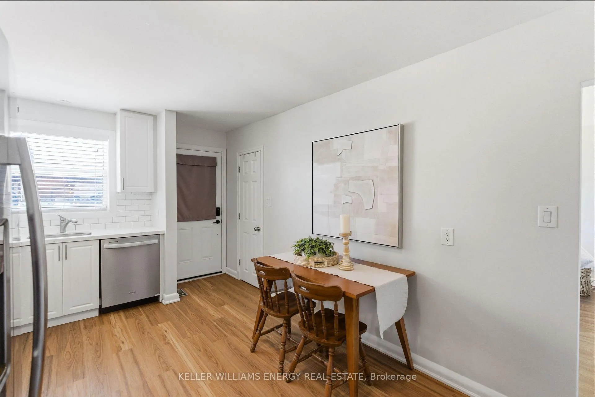 Photo 6 of 563 Coleridge Street, Oshawa, Donevan — HOMEH