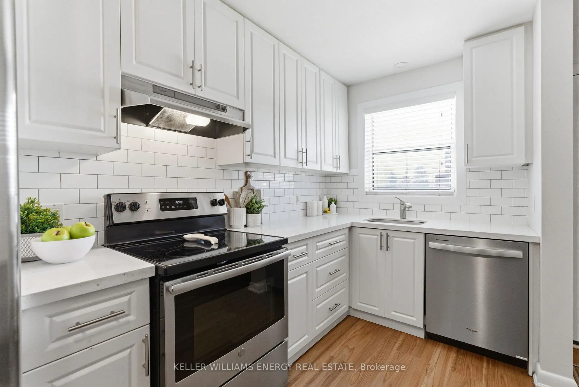 Photo 7 of 563 Coleridge Street, Oshawa, Donevan — HOMEH