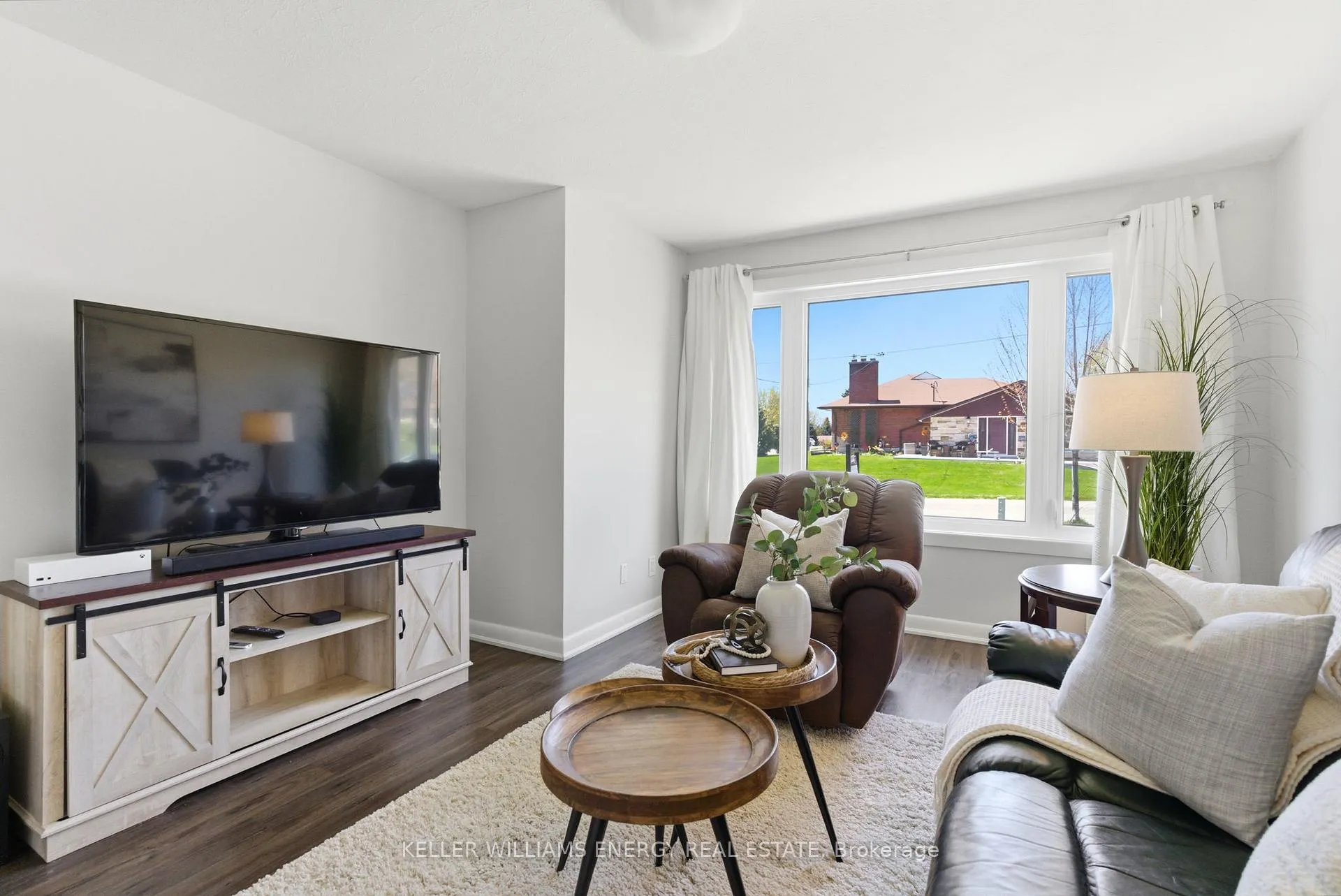 Photo 12 of 563 Coleridge Street, Oshawa, Donevan — HOMEH