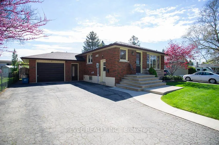 Photo 3 of 59 Wiltshire Drive, Brantford — HOMEH