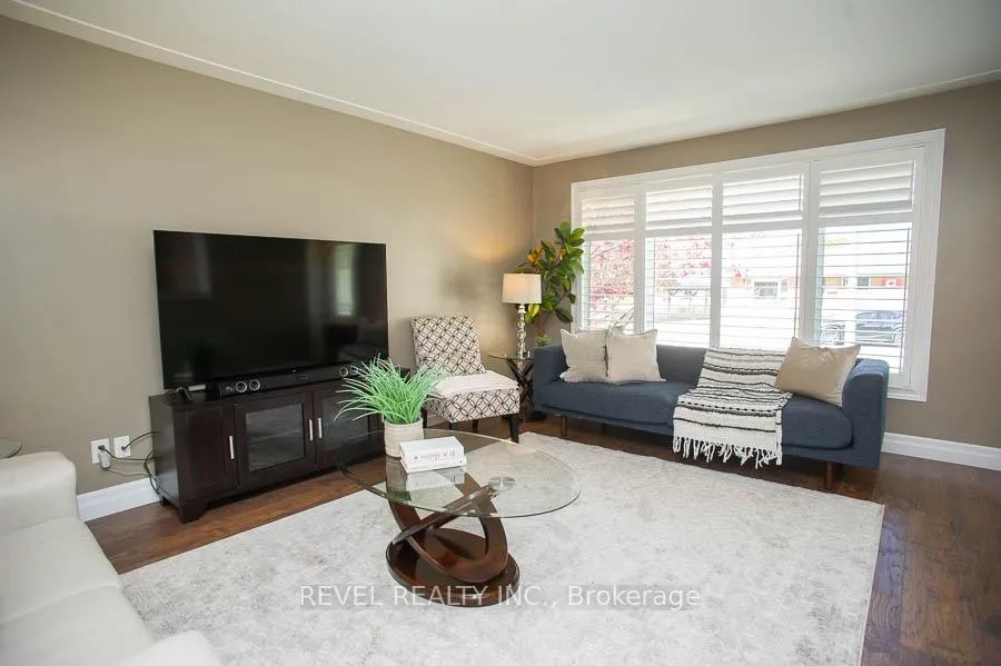 Photo 6 of 59 Wiltshire Drive, Brantford — HOMEH