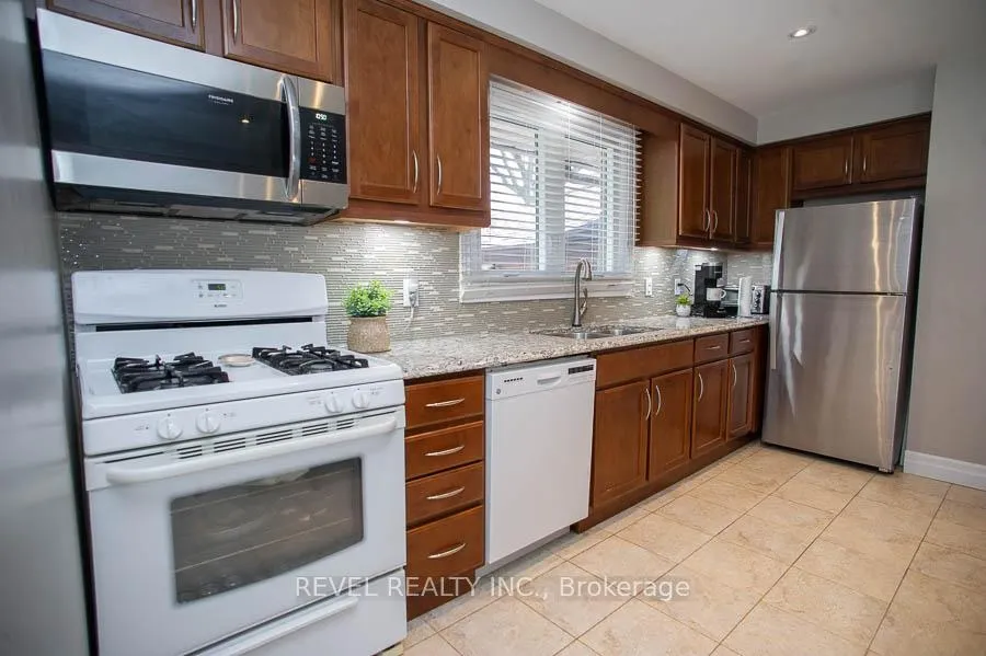 Photo 9 of 59 Wiltshire Drive, Brantford — HOMEH