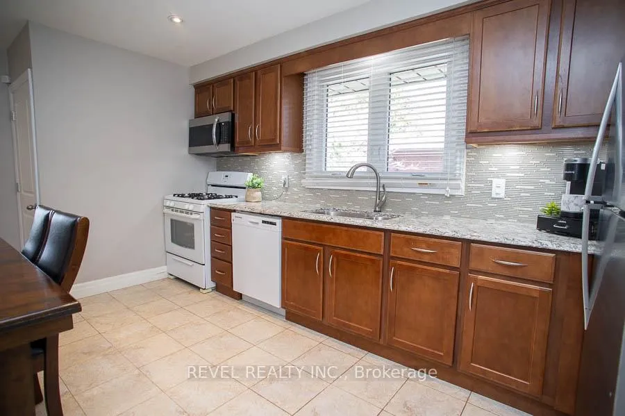 Photo 10 of 59 Wiltshire Drive, Brantford — HOMEH