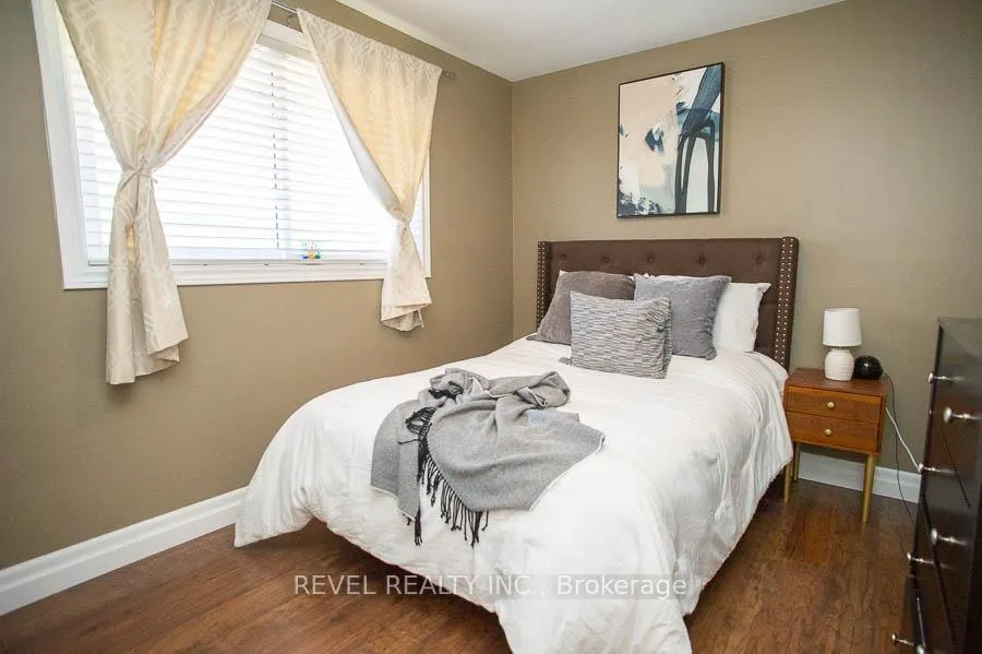 Photo 15 of 59 Wiltshire Drive, Brantford — HOMEH