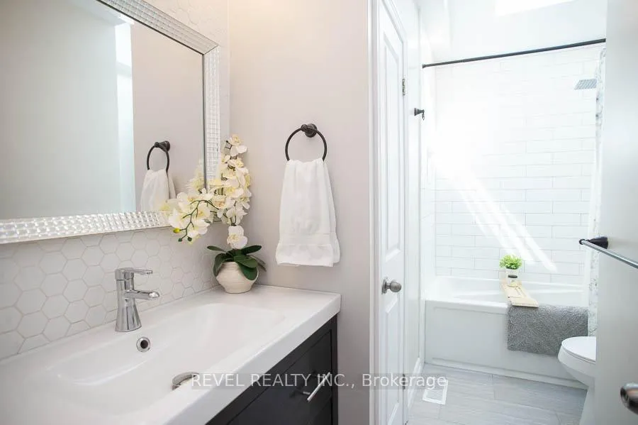 Photo 17 of 59 Wiltshire Drive, Brantford — HOMEH