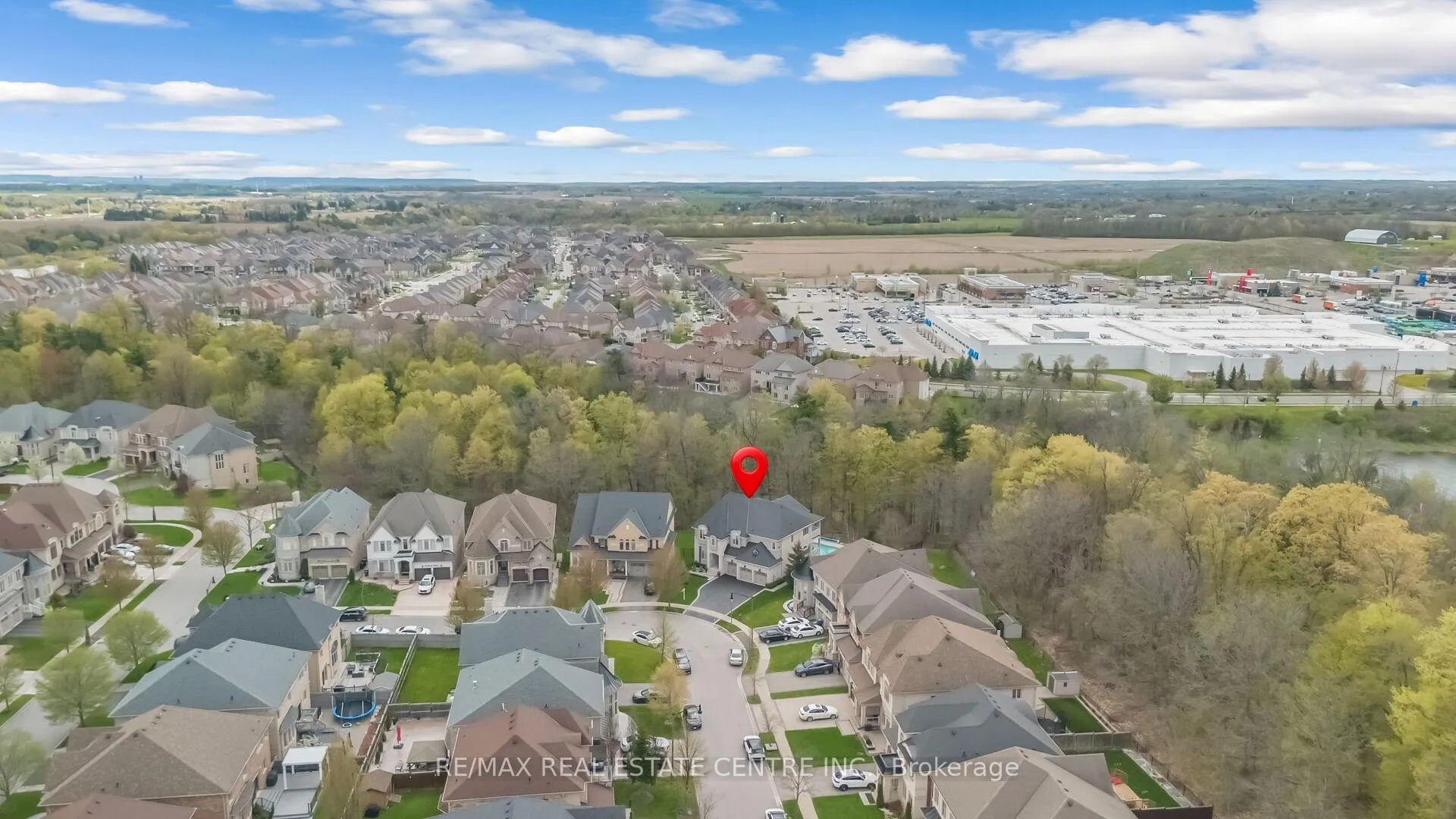Photo 3 of 14 Canis Street, Brampton, Credit Valley — HOMEH