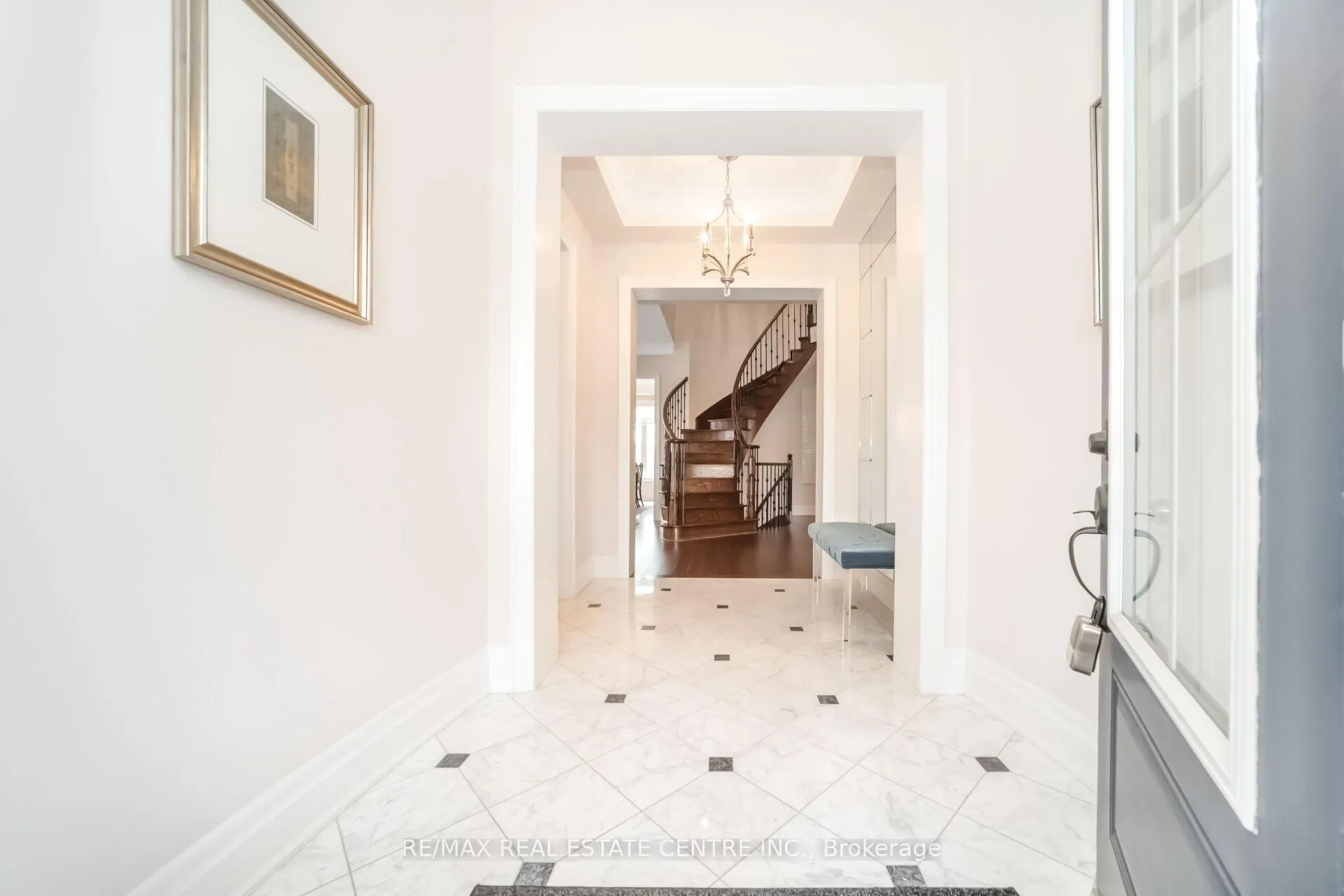 Photo 7 of 14 Canis Street, Brampton, Credit Valley — HOMEH
