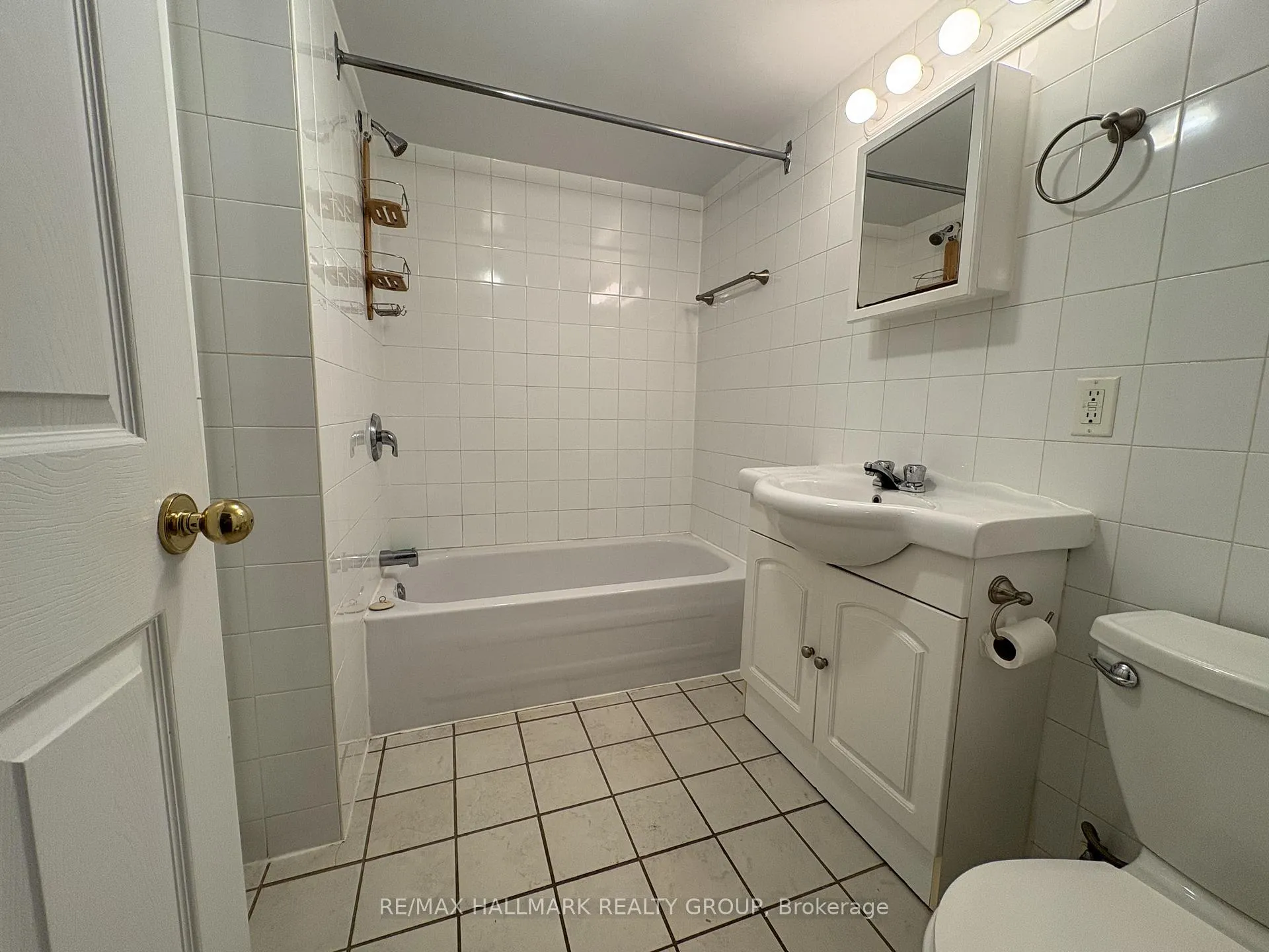 Photo 10 of 238 Cumberland Street, Ottawa, Lower Town/Byward Market — HOMEH
