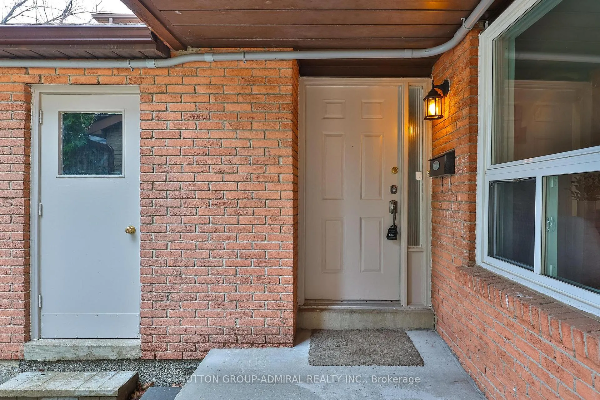 Photo 3 of 242 Tansley Road, Vaughan, Brownridge — HOMEH