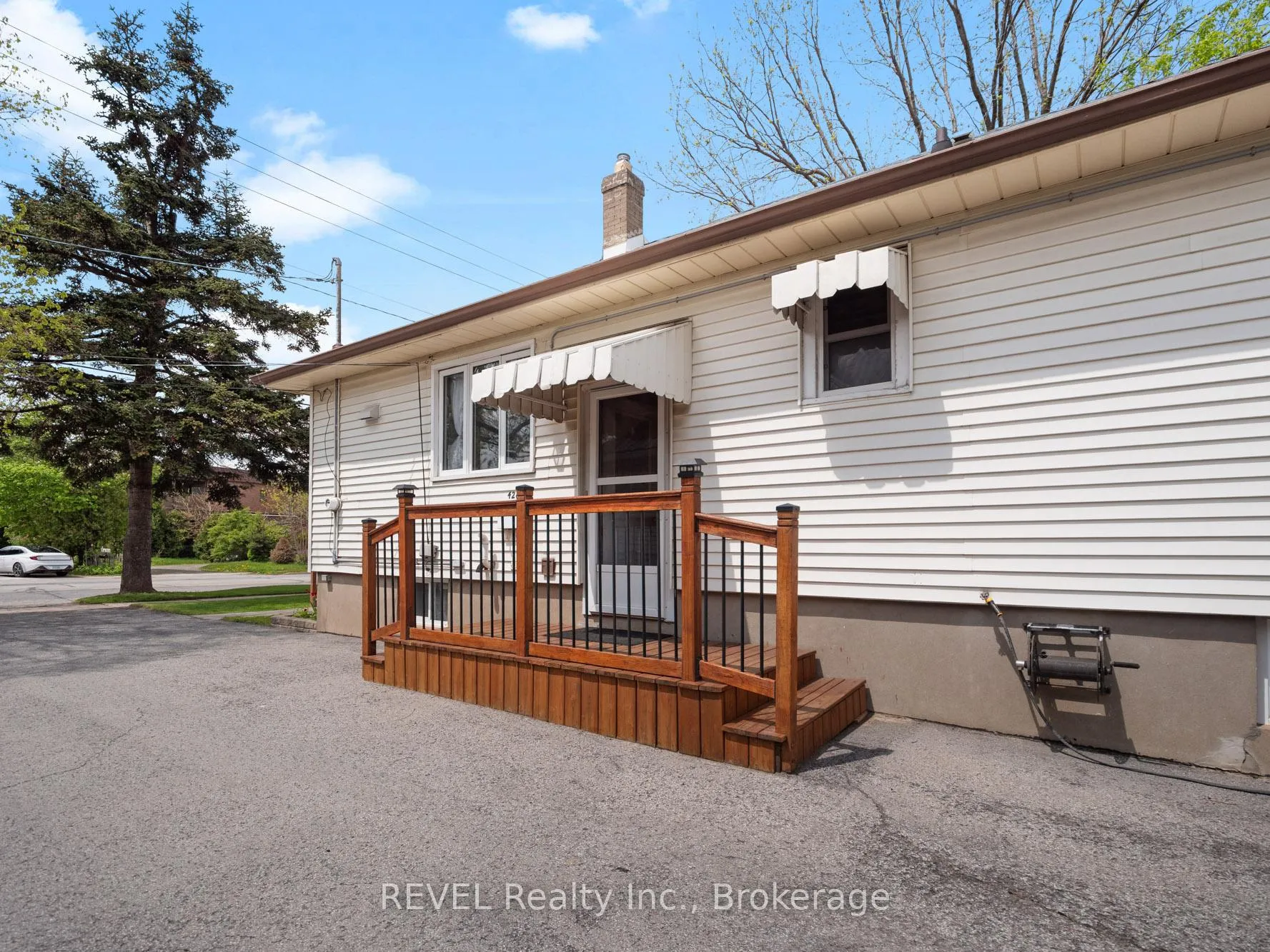 Photo 5 of 426 Geneva Street, St. Catharines, Vine/Linwell — HOMEH