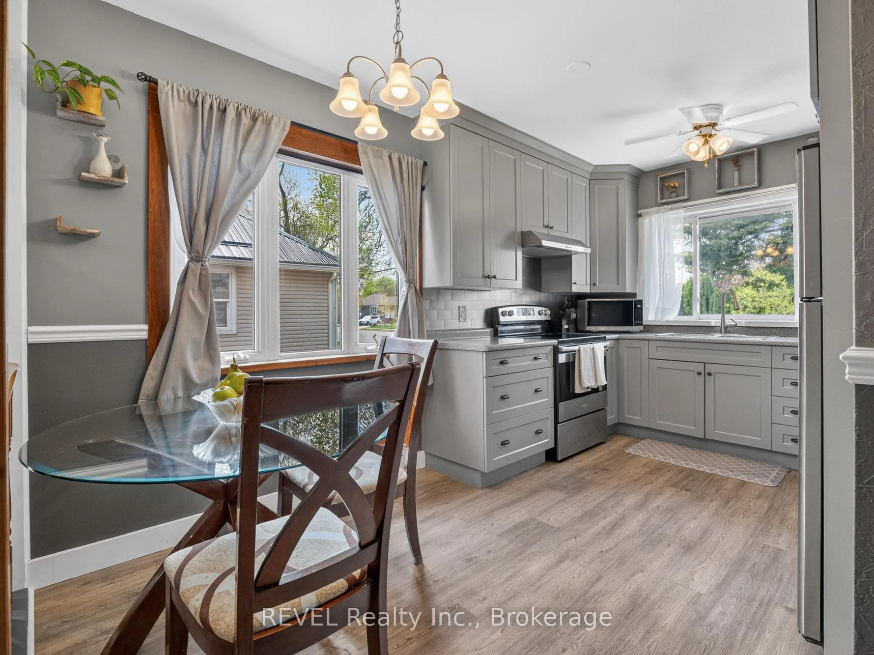 Photo 11 of 426 Geneva Street, St. Catharines, Vine/Linwell — HOMEH