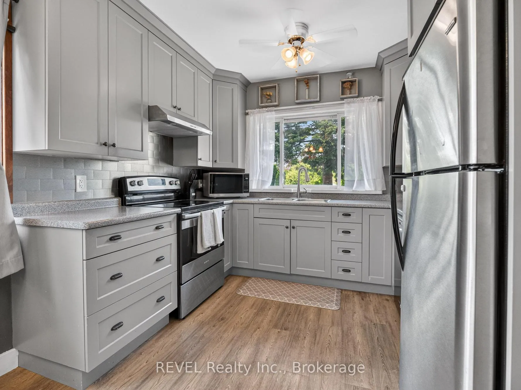 Photo 12 of 426 Geneva Street, St. Catharines, Vine/Linwell — HOMEH
