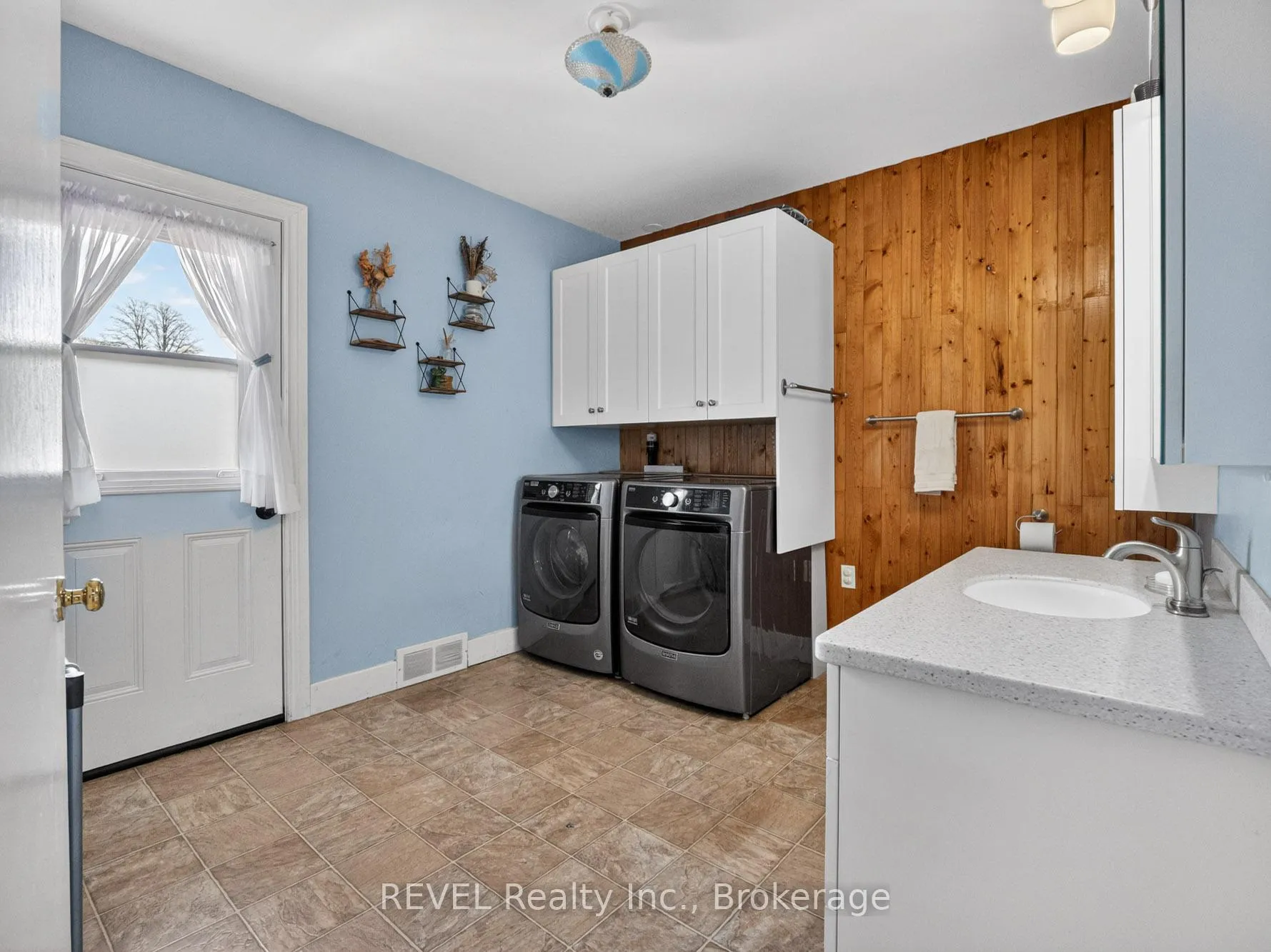 Photo 18 of 426 Geneva Street, St. Catharines, Vine/Linwell — HOMEH