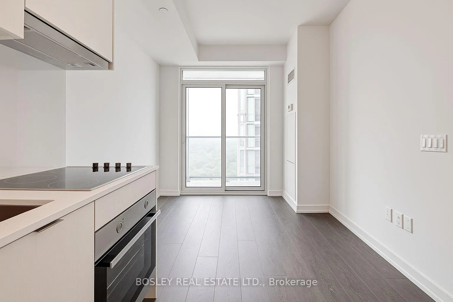 Photo 2 of Unit LPH13, 195 Redpath Avenue, Toronto, Mount Pleasant West — HOMEH