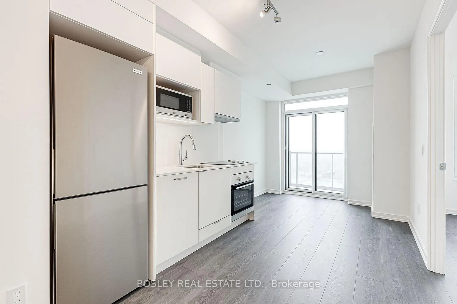 Photo 5 of Unit LPH13, 195 Redpath Avenue, Toronto, Mount Pleasant West — HOMEH