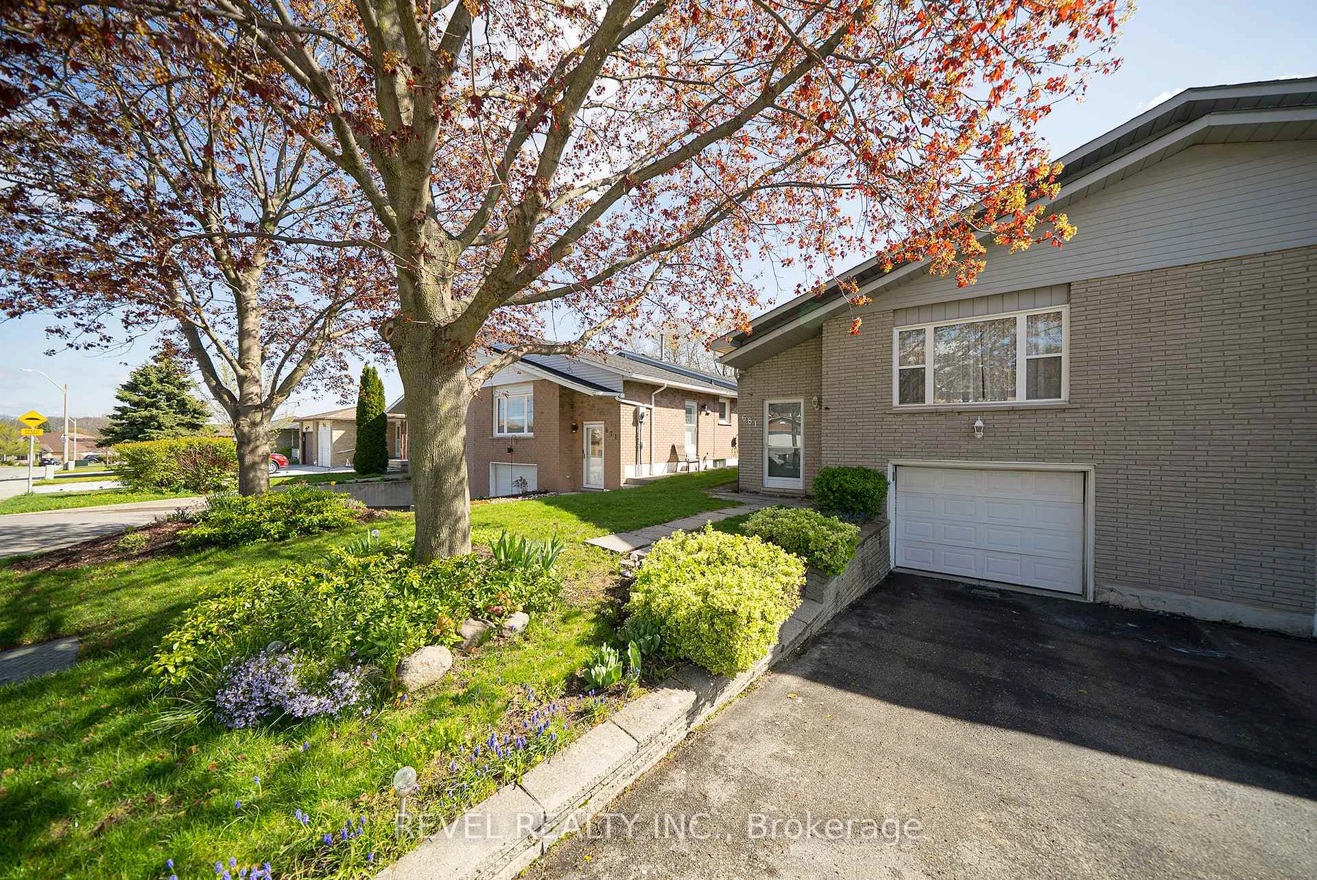 Photo 5 of 681 Upper Horning Road, Hamilton, Gurnett — HOMEH