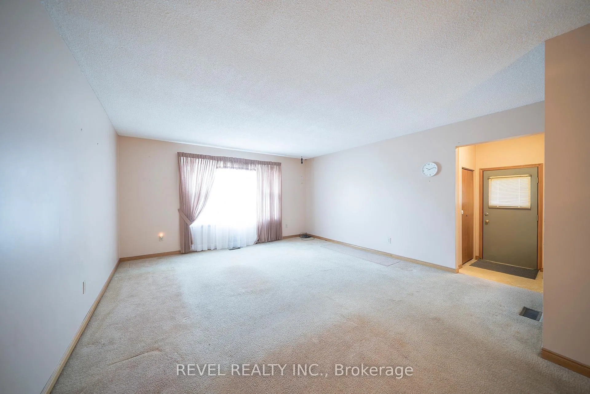 Photo 7 of 681 Upper Horning Road, Hamilton, Gurnett — HOMEH