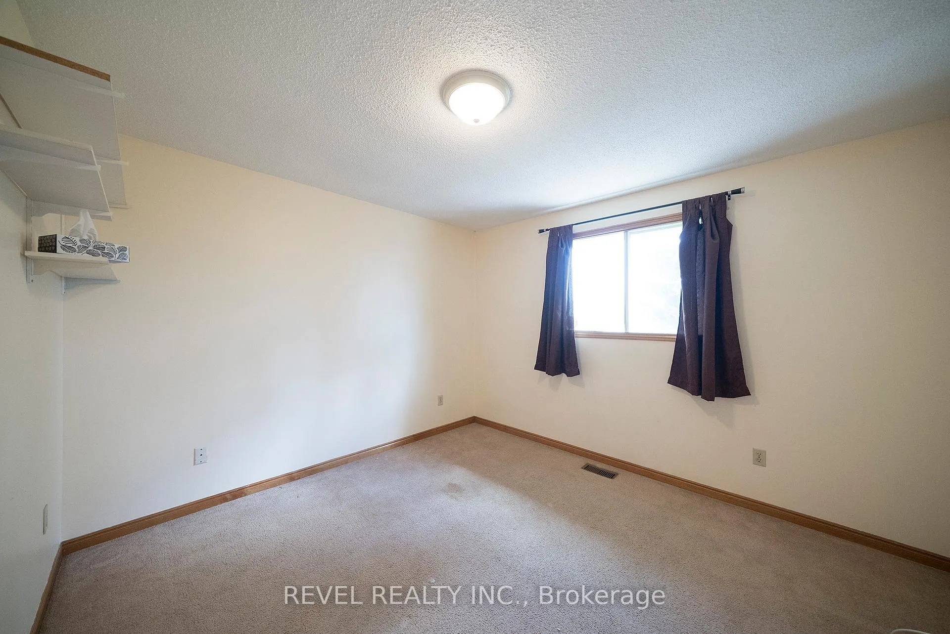 Photo 18 of 681 Upper Horning Road, Hamilton, Gurnett — HOMEH