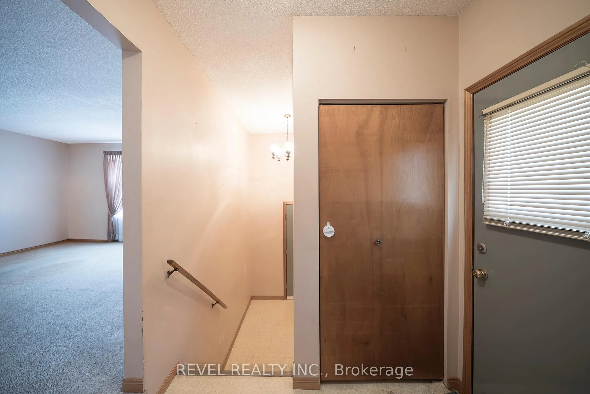 Photo 20 of 681 Upper Horning Road, Hamilton, Gurnett — HOMEH