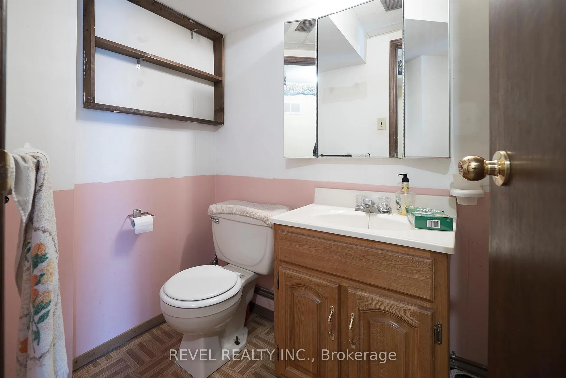 Photo 24 of 681 Upper Horning Road, Hamilton, Gurnett — HOMEH