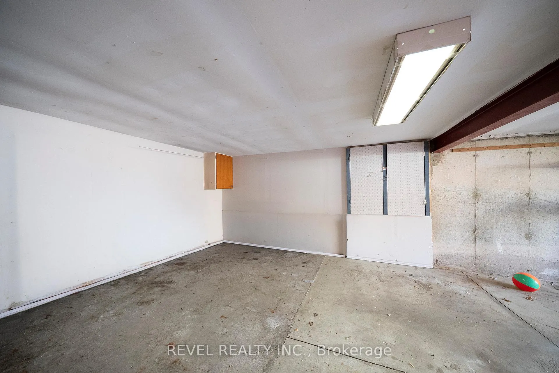 Photo 26 of 681 Upper Horning Road, Hamilton, Gurnett — HOMEH