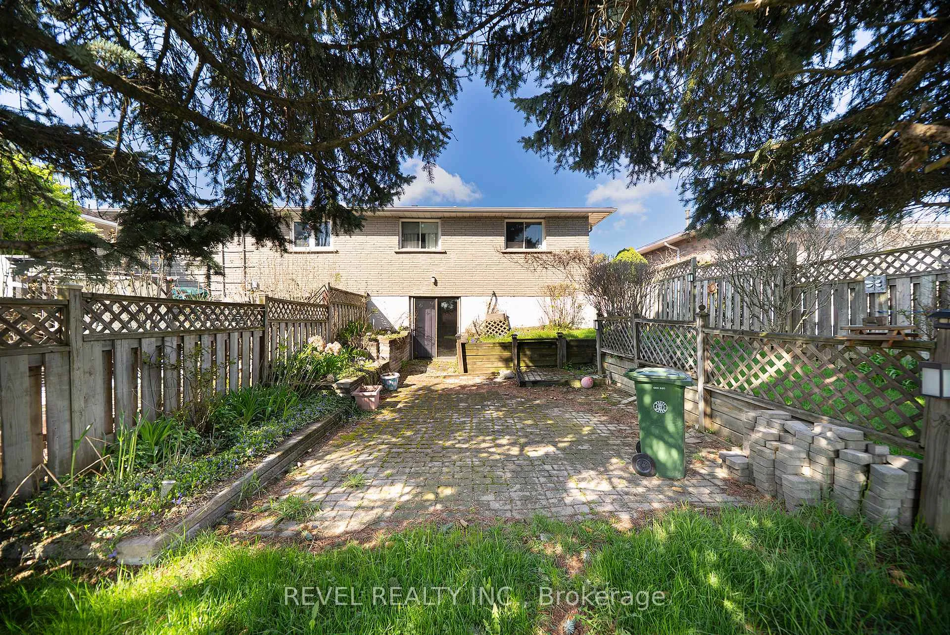 Photo 30 of 681 Upper Horning Road, Hamilton, Gurnett — HOMEH