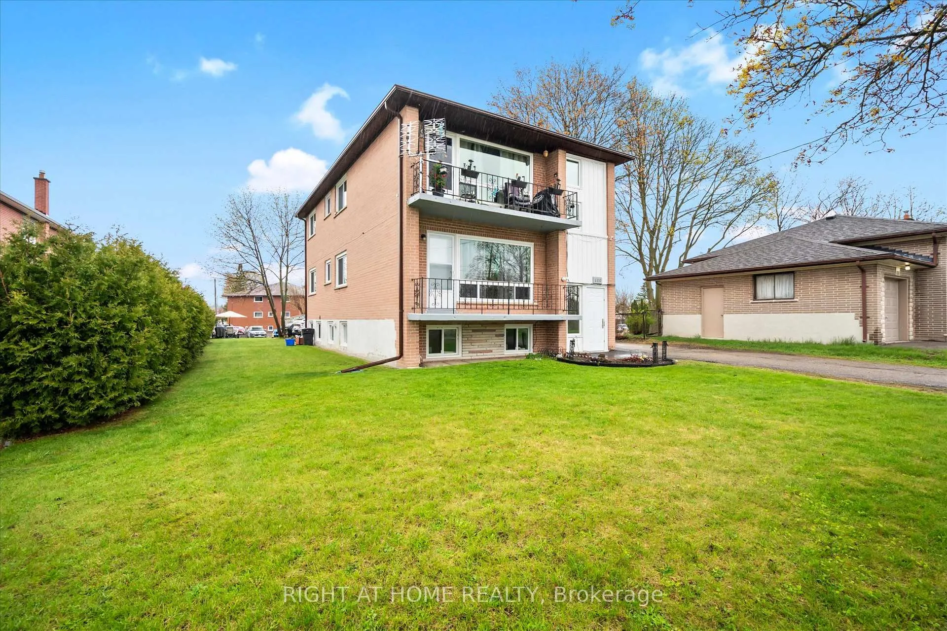 Photo 2 of 606 Lansdowne Drive, Oshawa, Eastdale — HOMEH