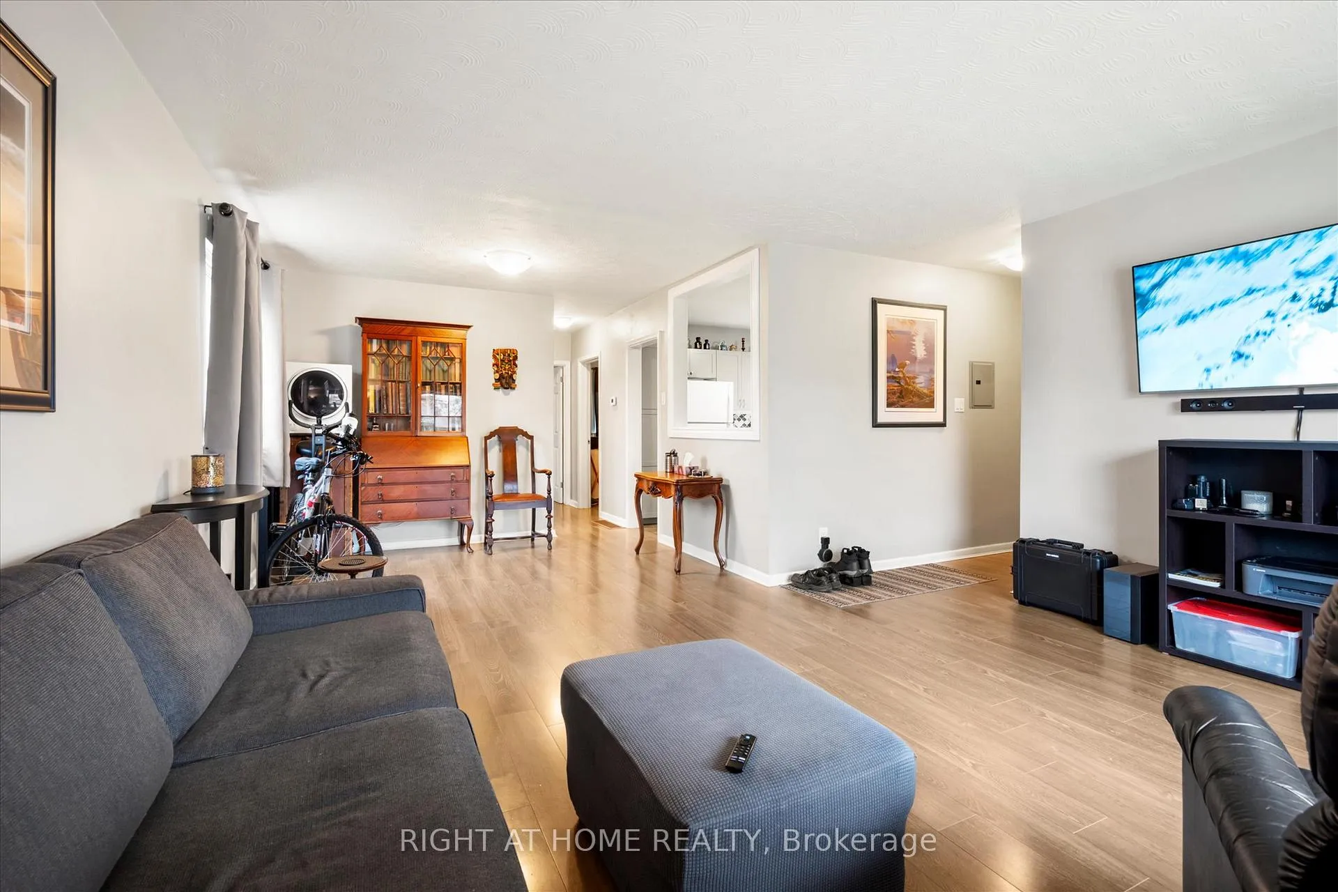 Photo 5 of 606 Lansdowne Drive, Oshawa, Eastdale — HOMEH