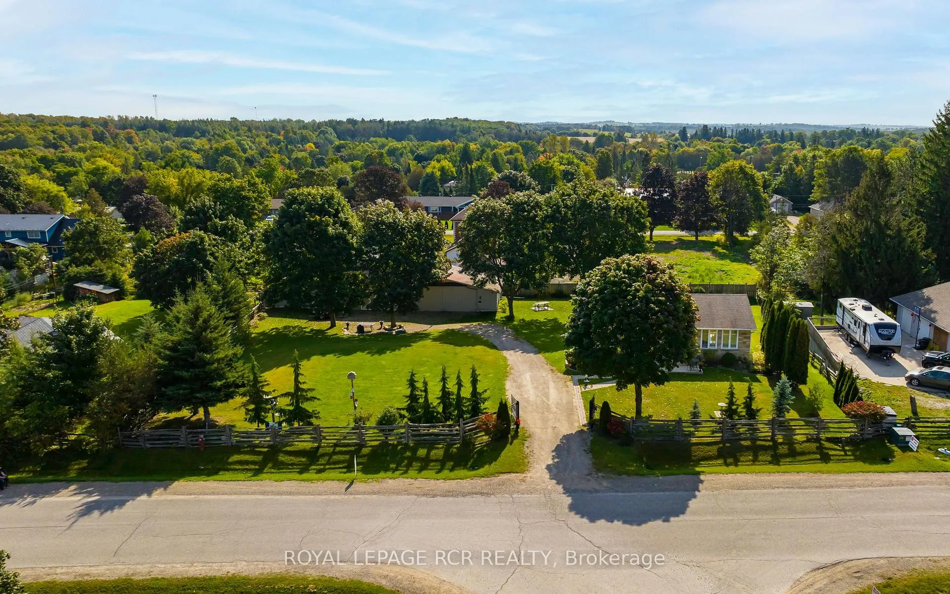 Photo 5 of 16 Barbour Drive, Erin, Rural Erin — HOMEH