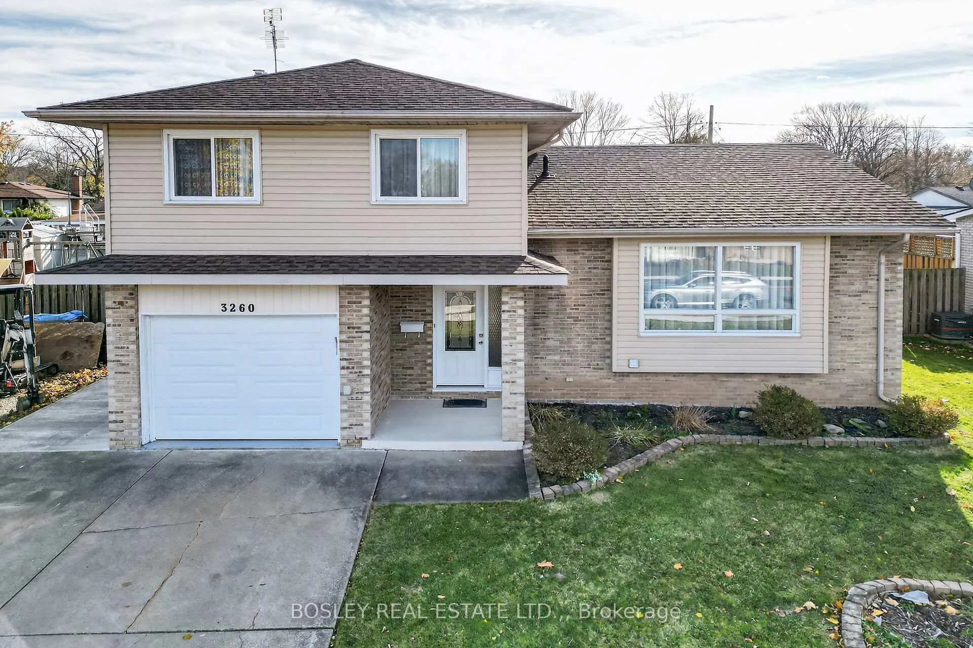 Photo 2 of 3260 Harleyford Crescent, Niagara Falls, Chippawa — HOMEH