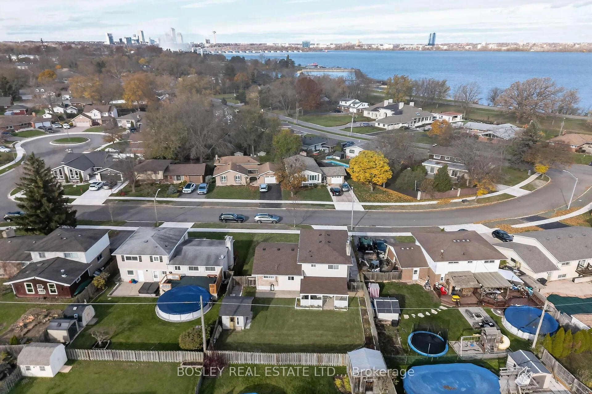 Photo 3 of 3260 Harleyford Crescent, Niagara Falls, Chippawa — HOMEH