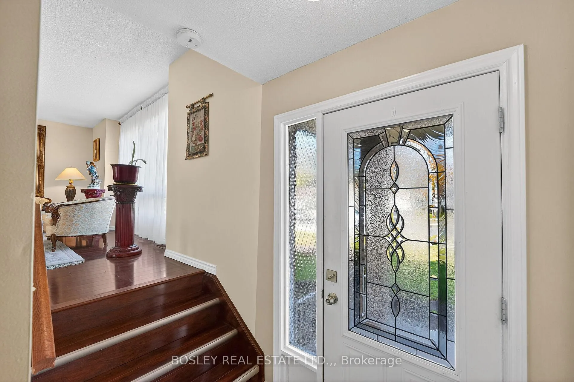 Photo 4 of 3260 Harleyford Crescent, Niagara Falls, Chippawa — HOMEH