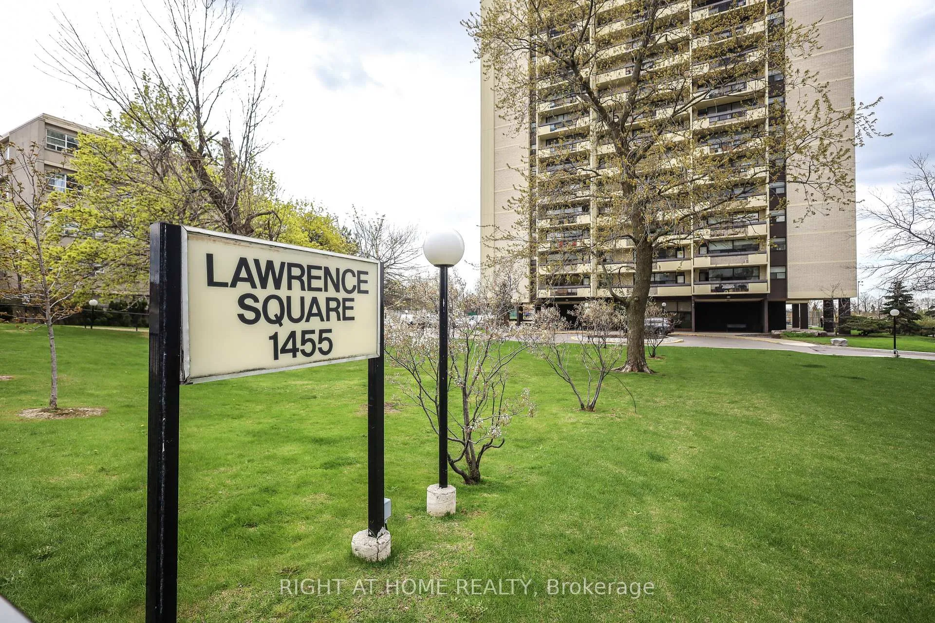 Photo of Unit 207, 1455 Lawrence Avenue W