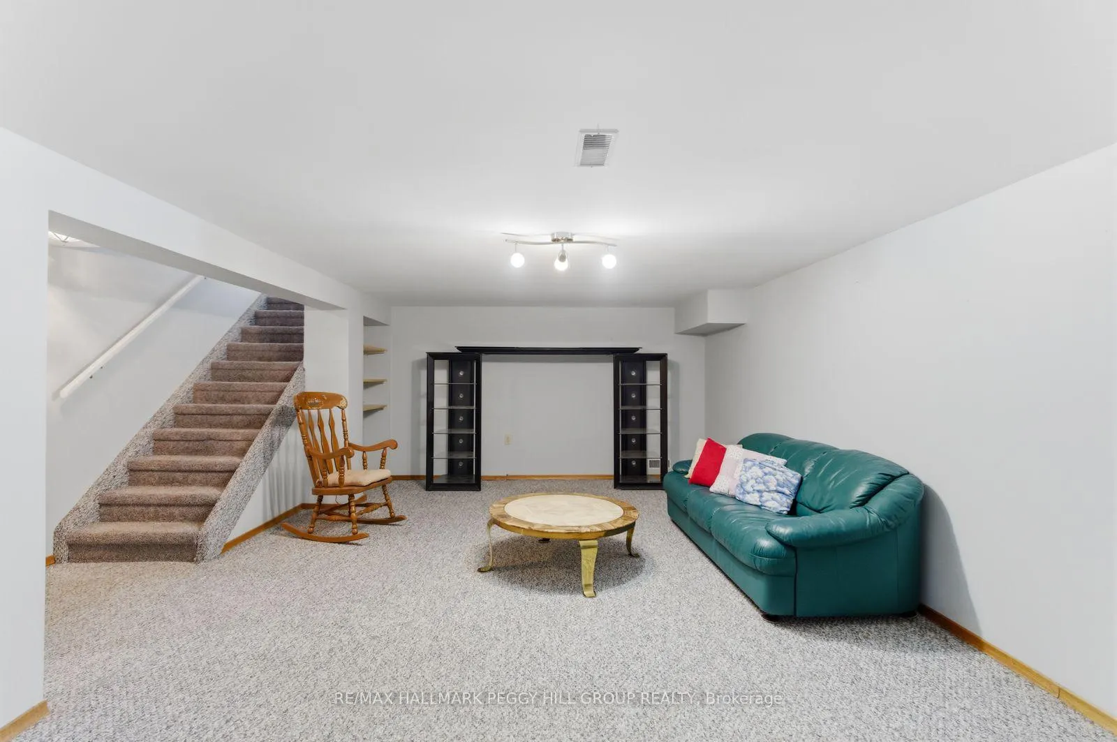 Photo 11 of 111 Elgin Street, Kawartha Lakes, Lindsay — HOMEH