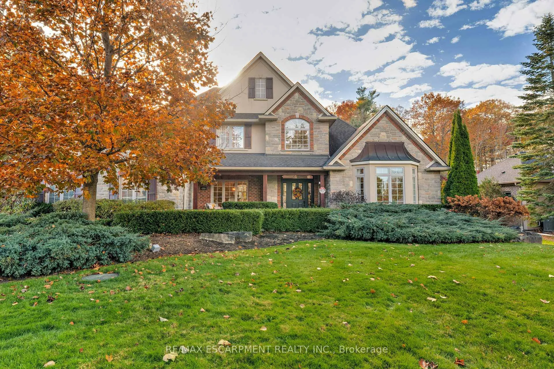 Photo 2 of 37 Appaloosa Trail, Hamilton, Carlisle — HOMEH