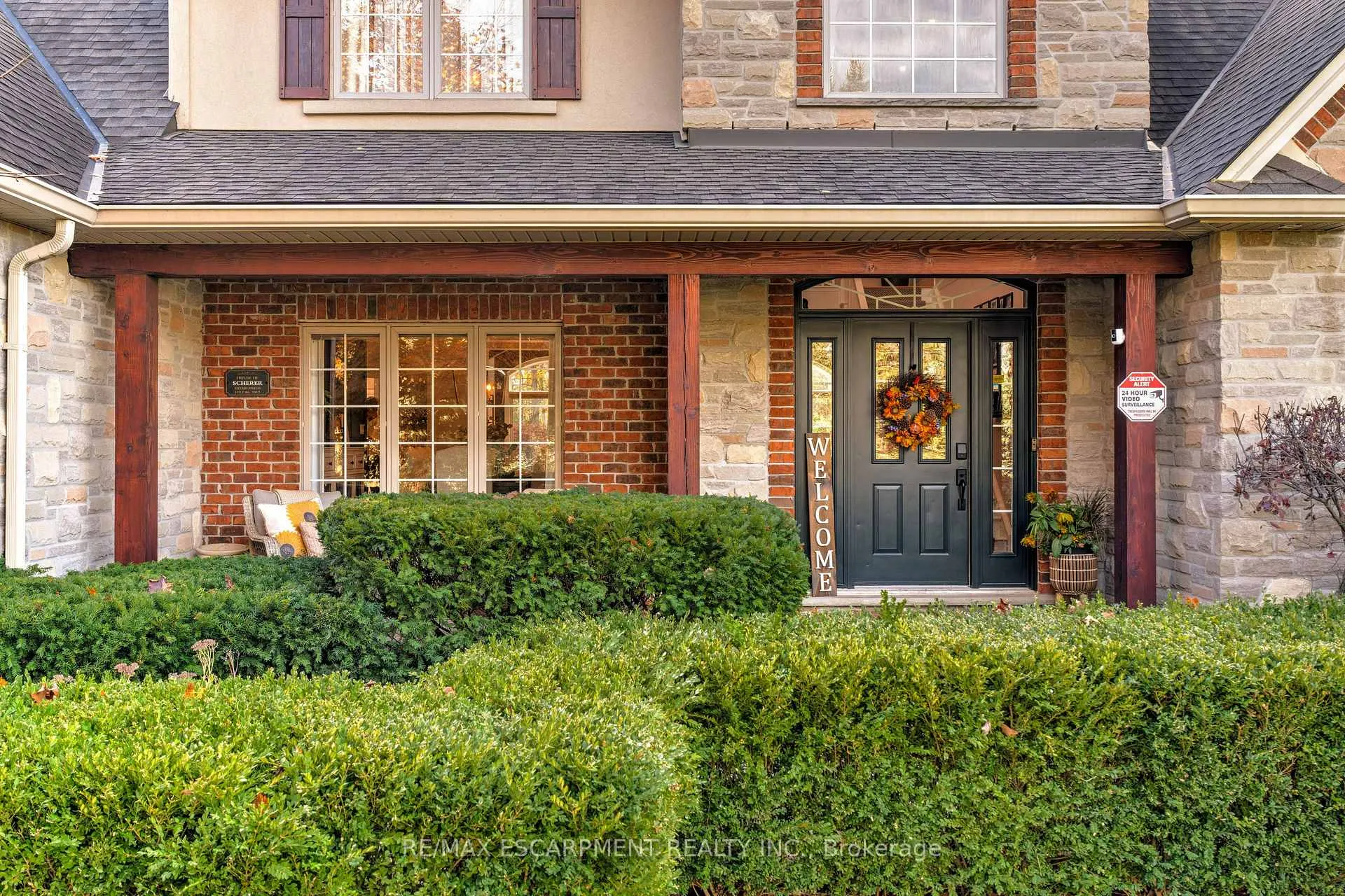 Photo 3 of 37 Appaloosa Trail, Hamilton, Carlisle — HOMEH