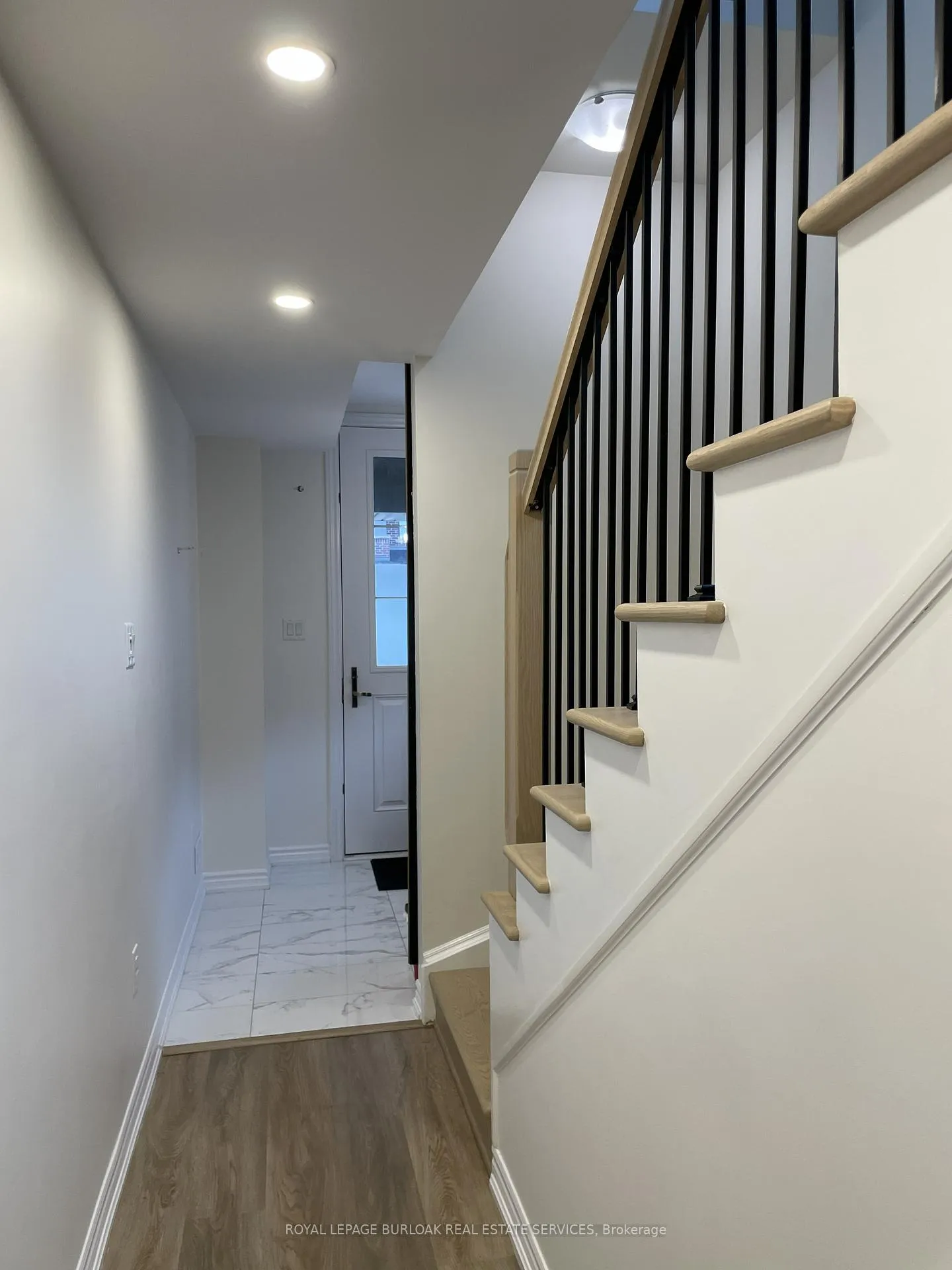 Photo 9 of 1373 Almonte Drive, Burlington, Tyandaga — HOMEH