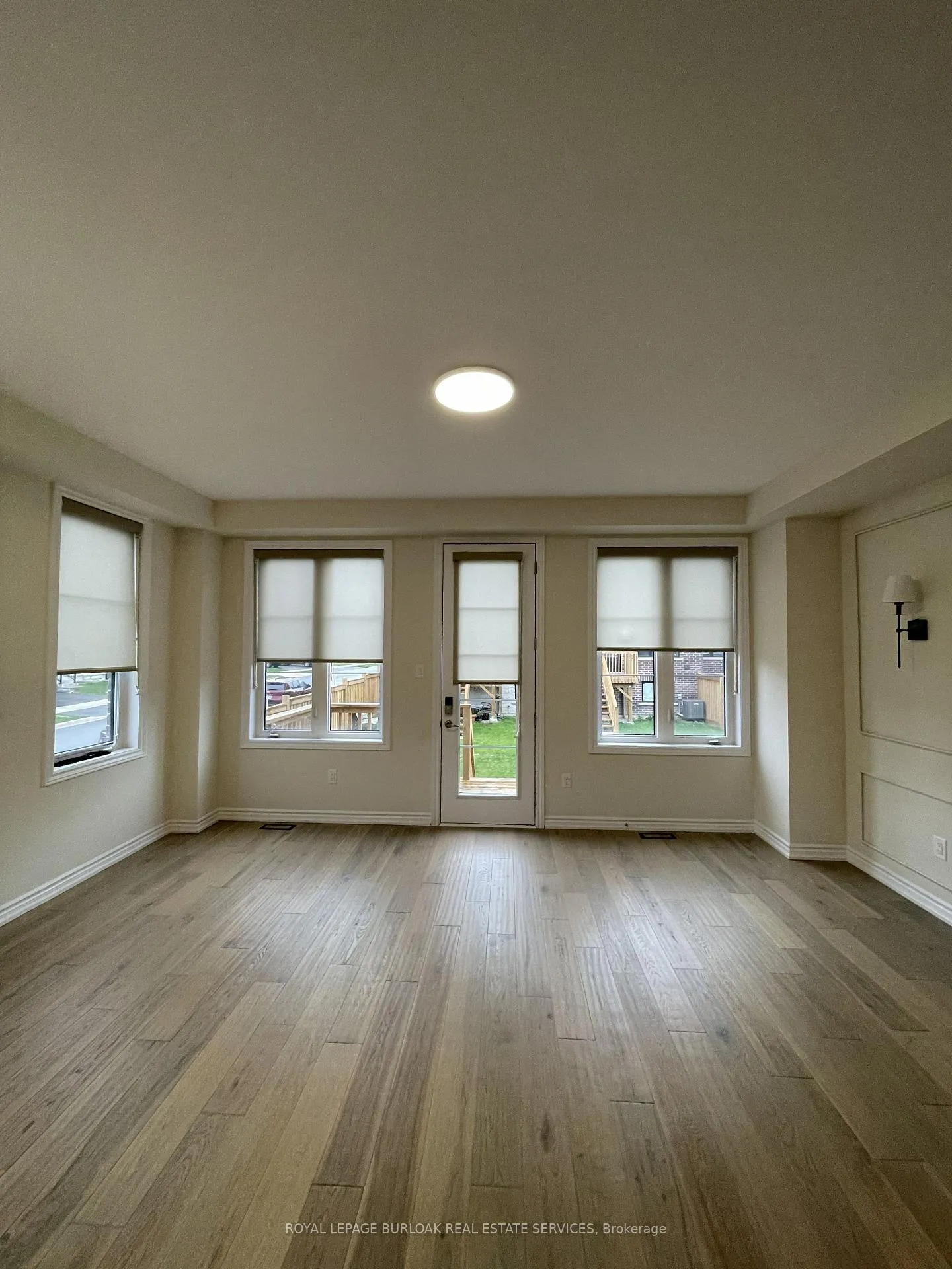 Photo 10 of 1373 Almonte Drive, Burlington, Tyandaga — HOMEH