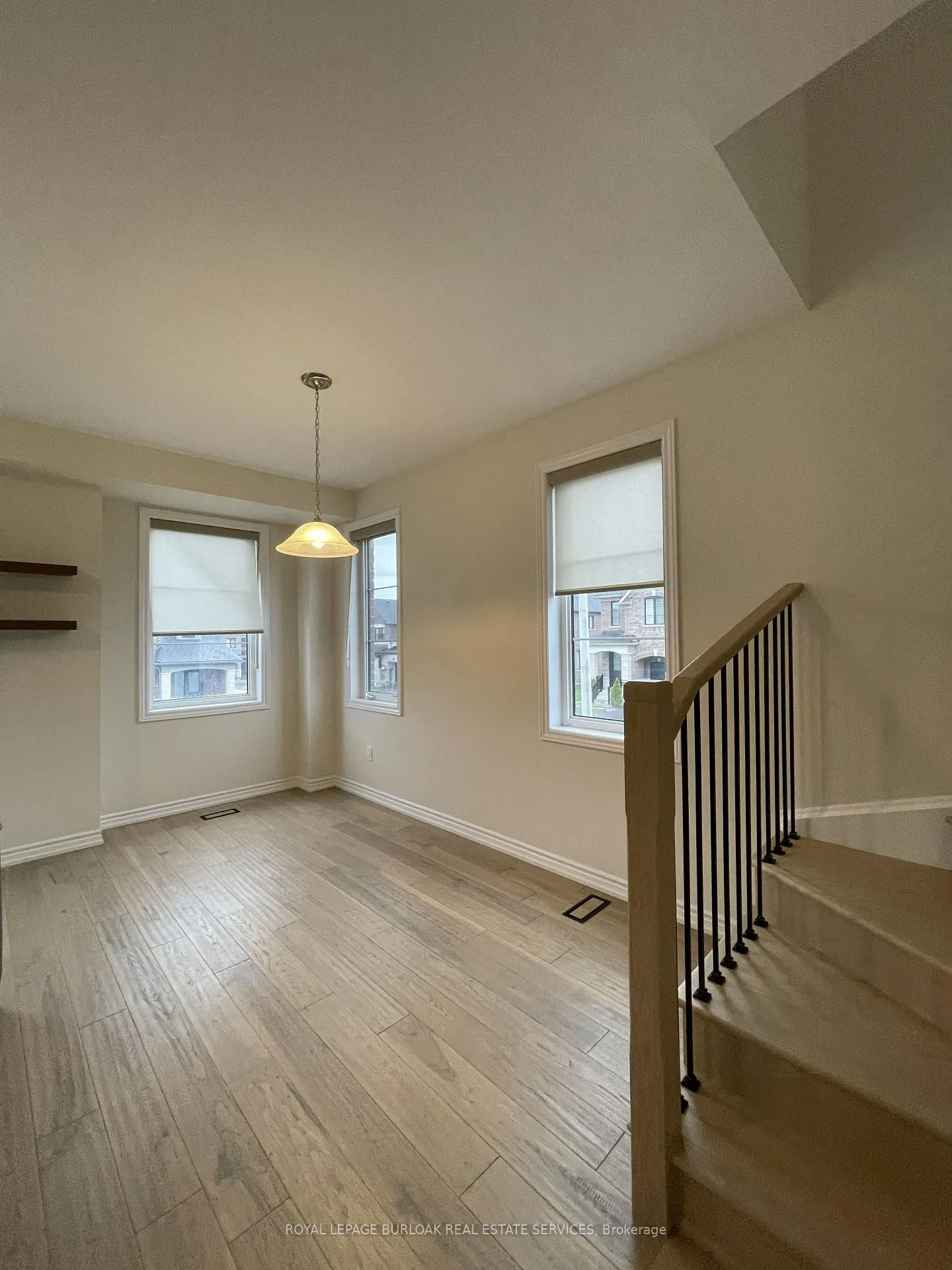 Photo 24 of 1373 Almonte Drive, Burlington, Tyandaga — HOMEH